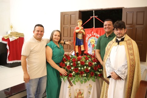 Fé e tradição marcam presença do prefeito Hélio na Festa de Santo Expedito em Mangue Seco II