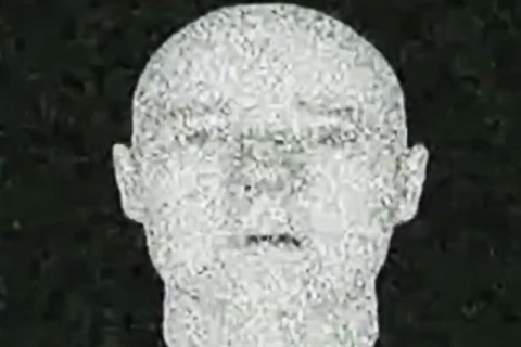 Sinal da Record News é invadido ao vivo no YouTube com mensagem enigmática; emissora investiga o caso